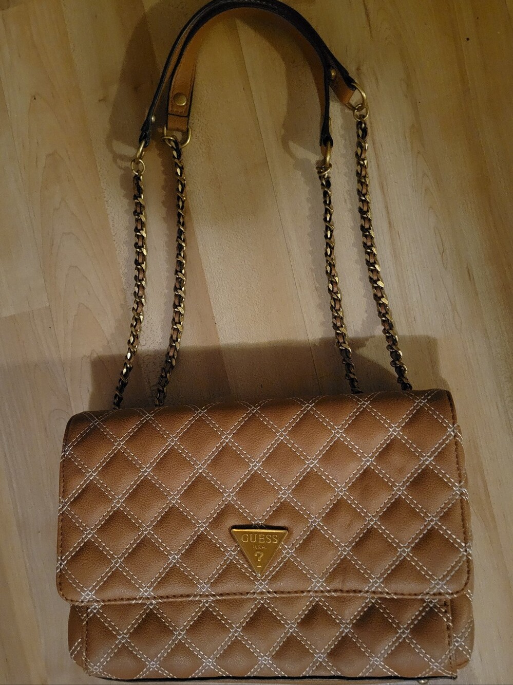 ☆WOW☆ GUESS! CLASSIC HANDBAG! Quilted Brown Shoulder Bag with Braided Gold Chain